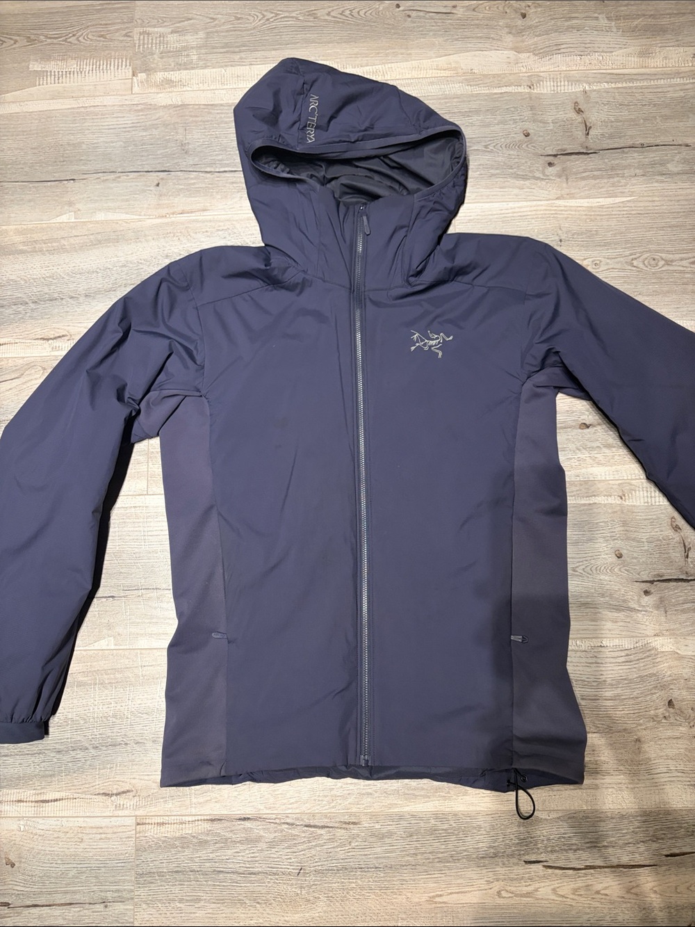 Arc'teryx Men's Medium Atom Hoodie